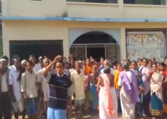 ‘Before Election Rs. 2000 allowance, after Election No-allowance’ : Protest hit Mandai CDPO Office ‘Before Election Rs. 2000 allowance, after Election No-allowance’ : Protest hit Mandai CDPO Office